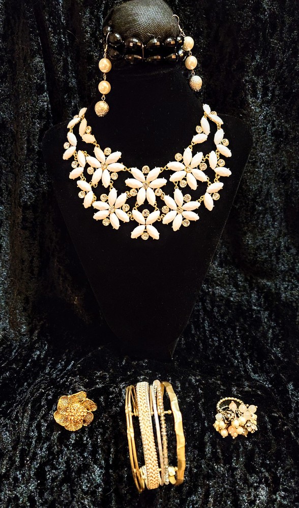 Vintage White Sparkle Collection